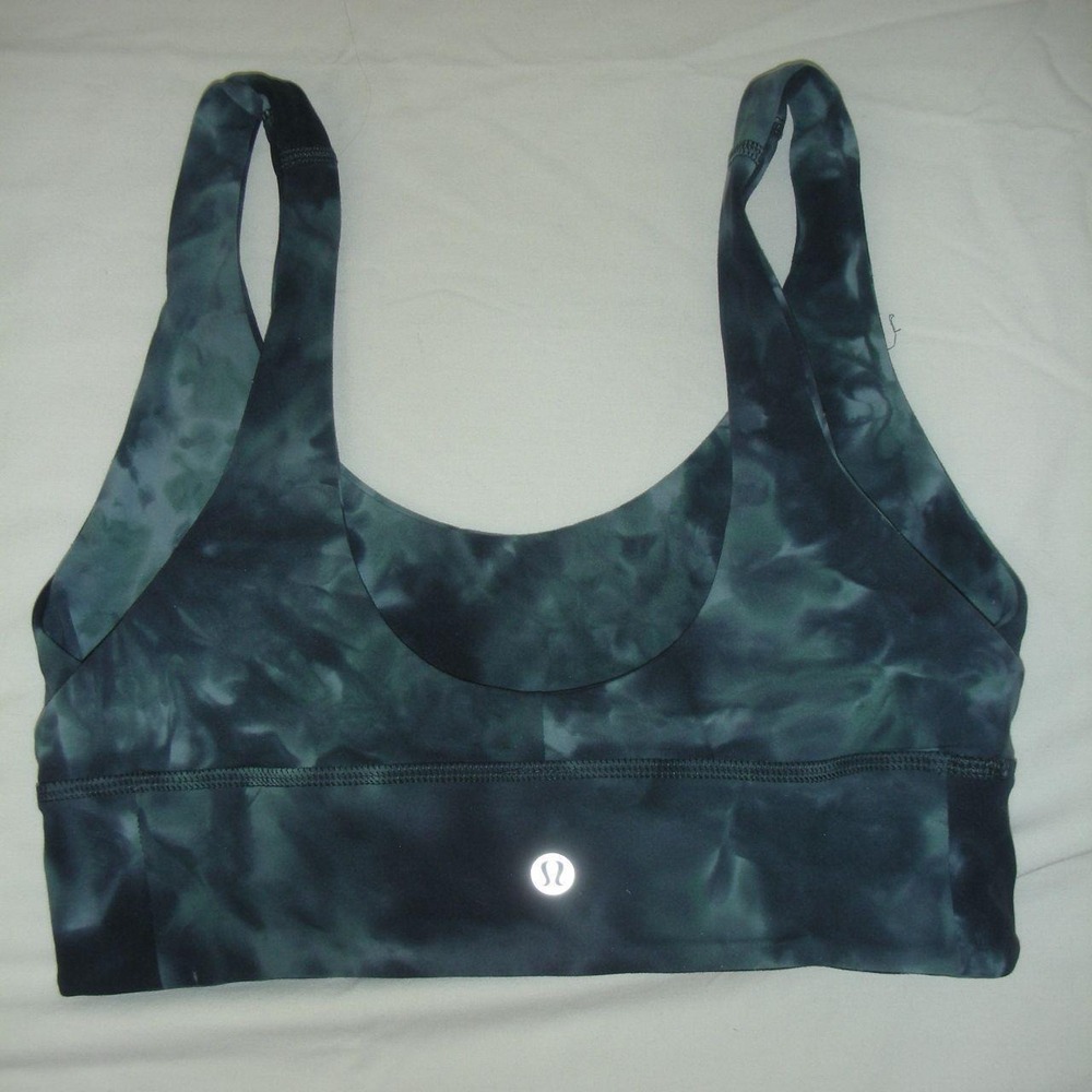 Lululemon Reversible Sports Bra Size 6 Blue White Tie Dye Cloud Yoga Athleisure - Picture 2 of 4